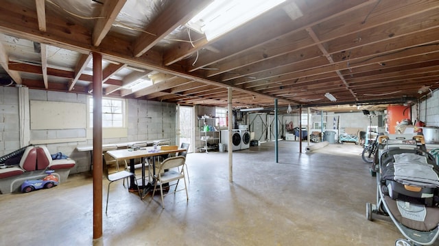 120 Gatone Dr, Hendersonville, TN 37075 - basement with washer and clothes dryer and concrete block wall