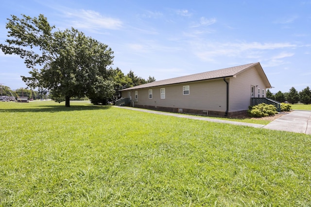 328 Cumberland St W, Cowan, TN 37318 - view of side of property featuring a yard