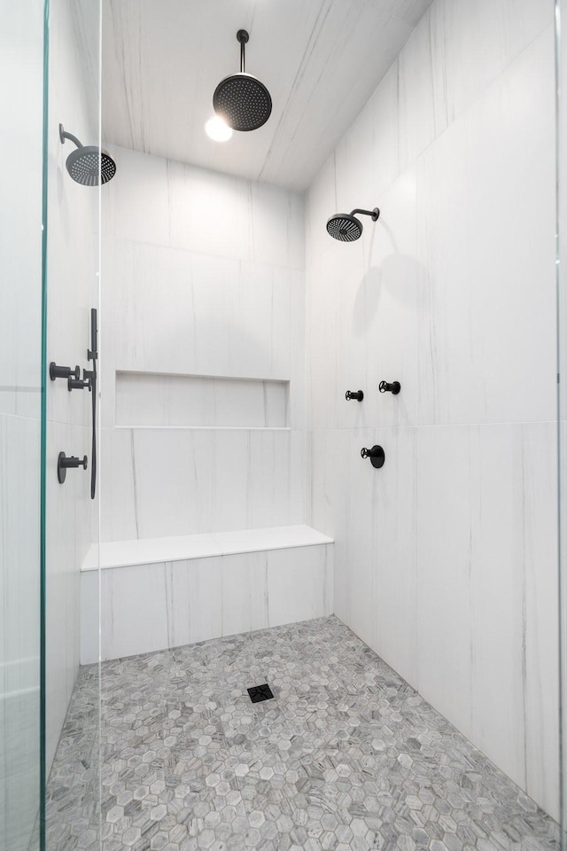 720 Valhalla Ln, Brentwood, TN 37027 - bathroom featuring tiled shower