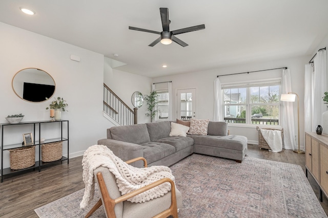 living room featuring ceiling fan, recessed lighting, wood finished floors, and baseboards