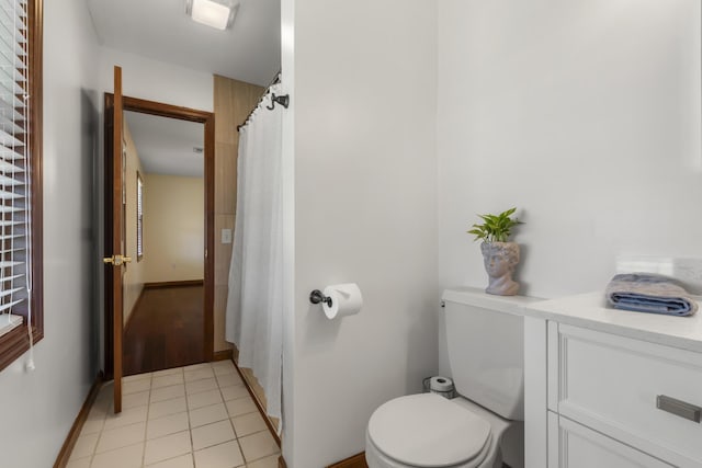 1737 Bratton Ln, Williamsport, TN 38487 - full bath featuring baseboards and toilet