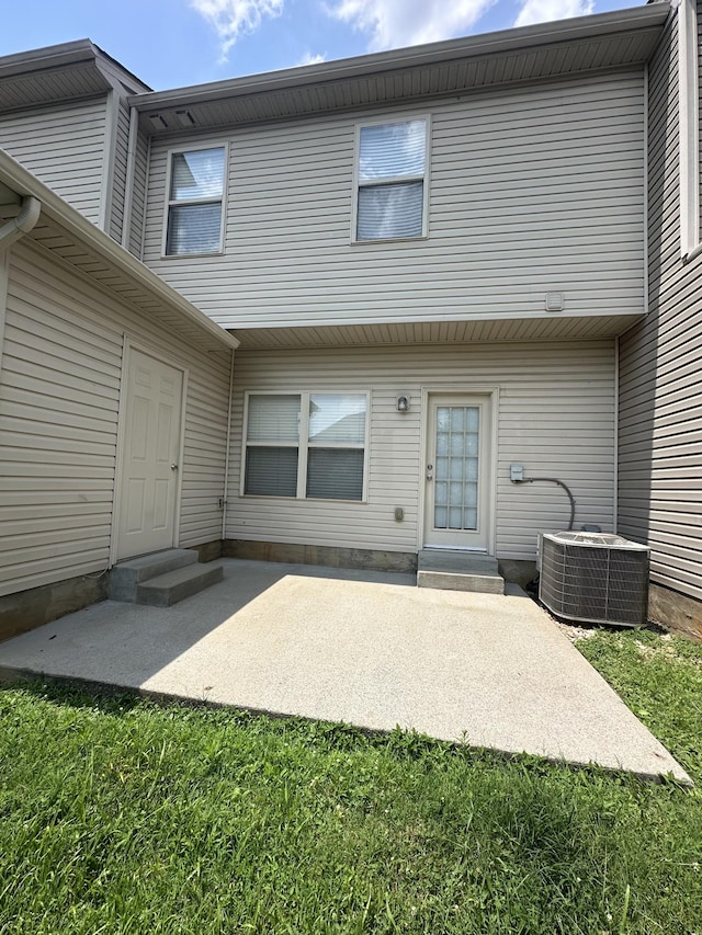 5449 Perlou Ln, Murfreesboro, TN 37128 - rear view of house with a patio area