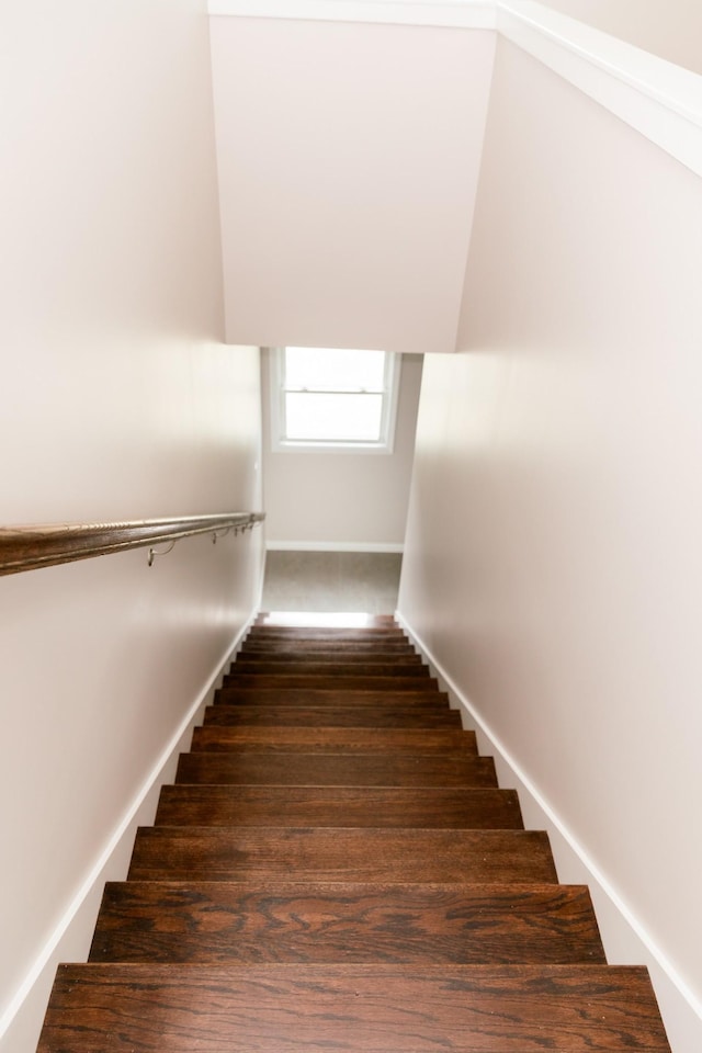 1361 Riley Hill Rd, Pulaski, TN 38478 - view of stairway
