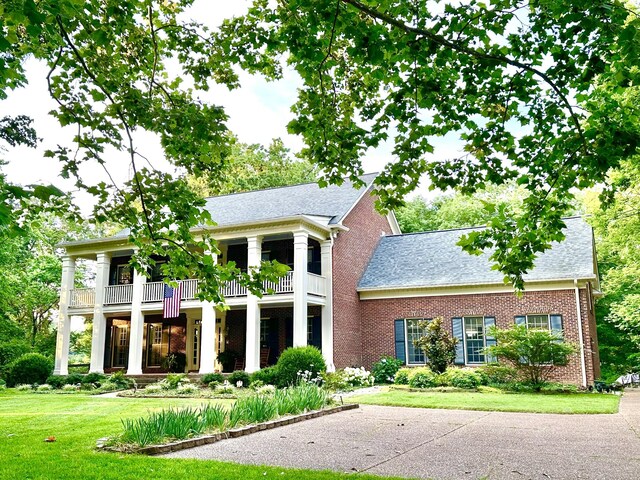 605 Natchez Bend Rd, Nashville, TN 37221 - photo 1