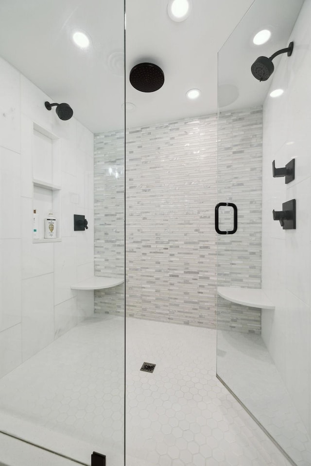 1048 Edgewater Cir, Gallatin, TN 37066 - bathroom with recessed lighting and tiled shower
