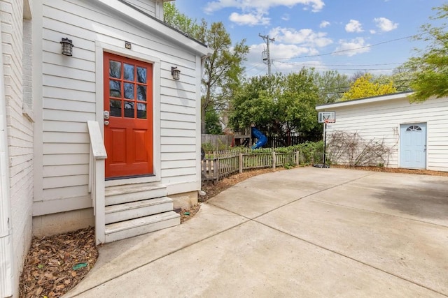 210 Cherokee Rd, Nashville, TN 37205 - entrance to property with fence