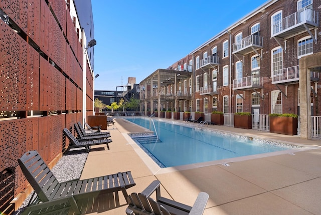 1400 Rosa L Parks Blvd Unit 318, Nashville, TN 37208 - view of pool