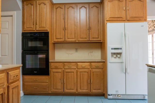 1601 Harvie Mills Rd W, Cookeville, TN 38501 - kitchen featuring light countertops and white appliances