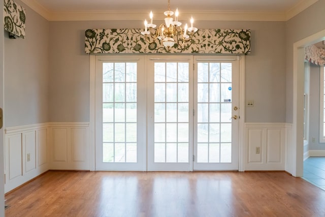 1601 Harvie Mills Rd W, Cookeville, TN 38501 - doorway featuring a chandelier, ornamental molding, and a wealth of natural light