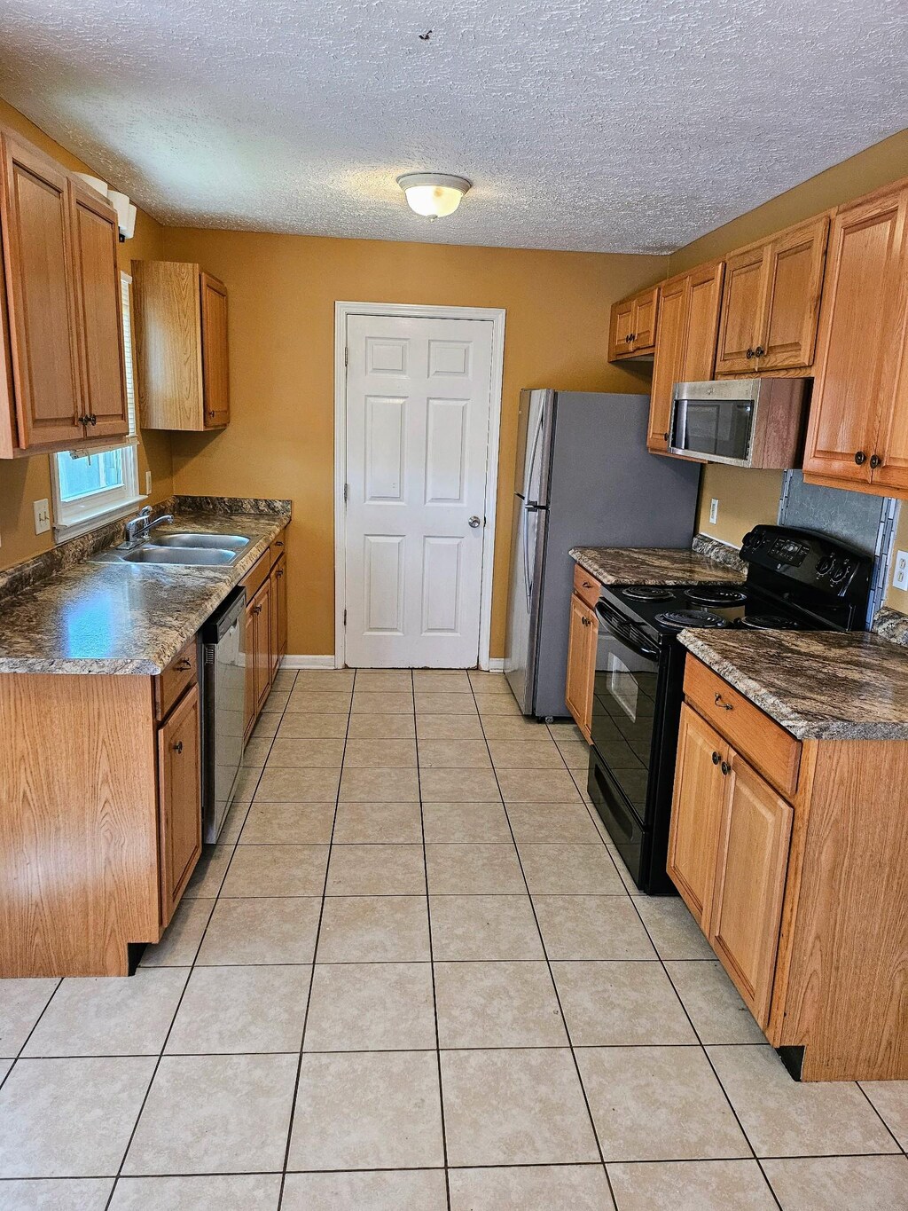 3218 S Senseney Cir, Clarksville, TN 37042 - photo 2