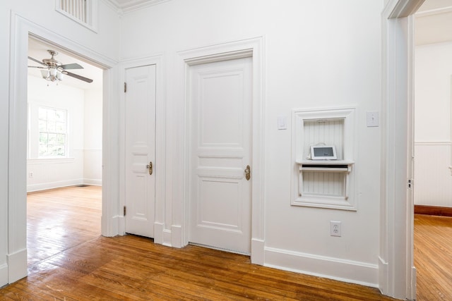 906 Myers Ave, Columbia, TN 38401 - interior details featuring visible vents, baseboards, a ceiling fan, and wood finished floors