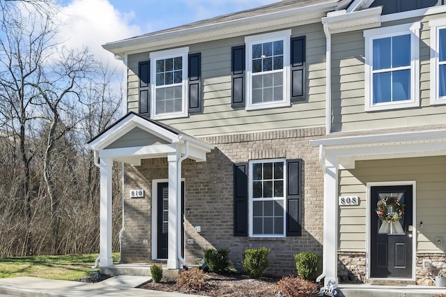 810 Dallas Dr, Columbia, TN 38401 - view of front facade with brick siding