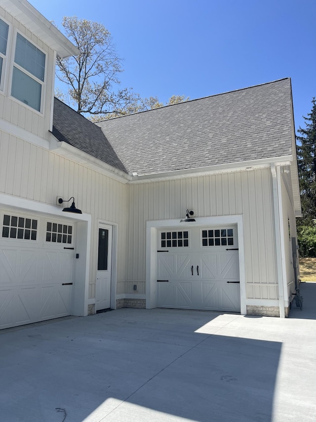 1168 N Franklin Ave, Cookeville, TN 38501 - garage with driveway