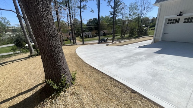 1168 N Franklin Ave, Cookeville, TN 38501 - view of yard with a garage