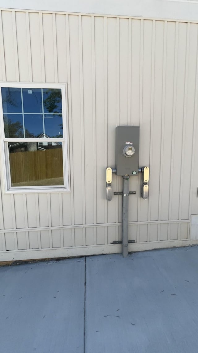 1168 N Franklin Ave, Cookeville, TN 38501 - exterior view of electric meter