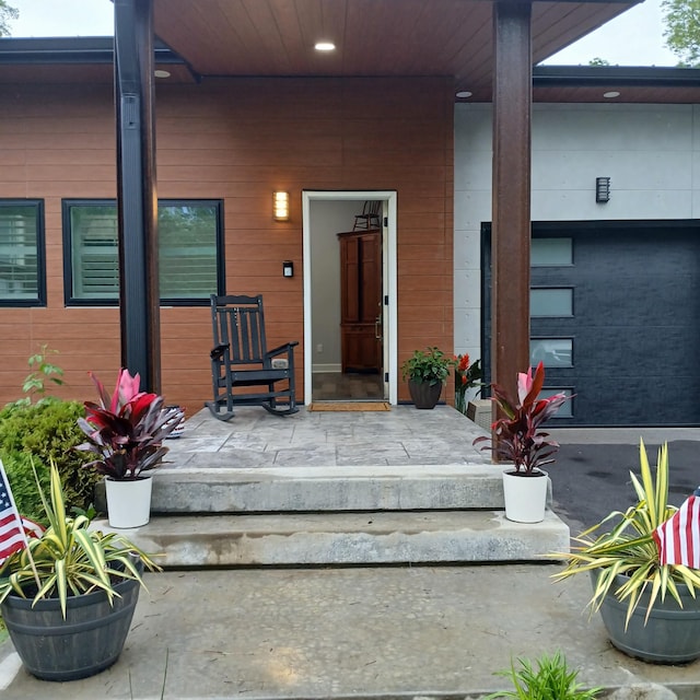 349 Chipman Rd, Bethpage, TN 37022 - entrance to property featuring covered porch