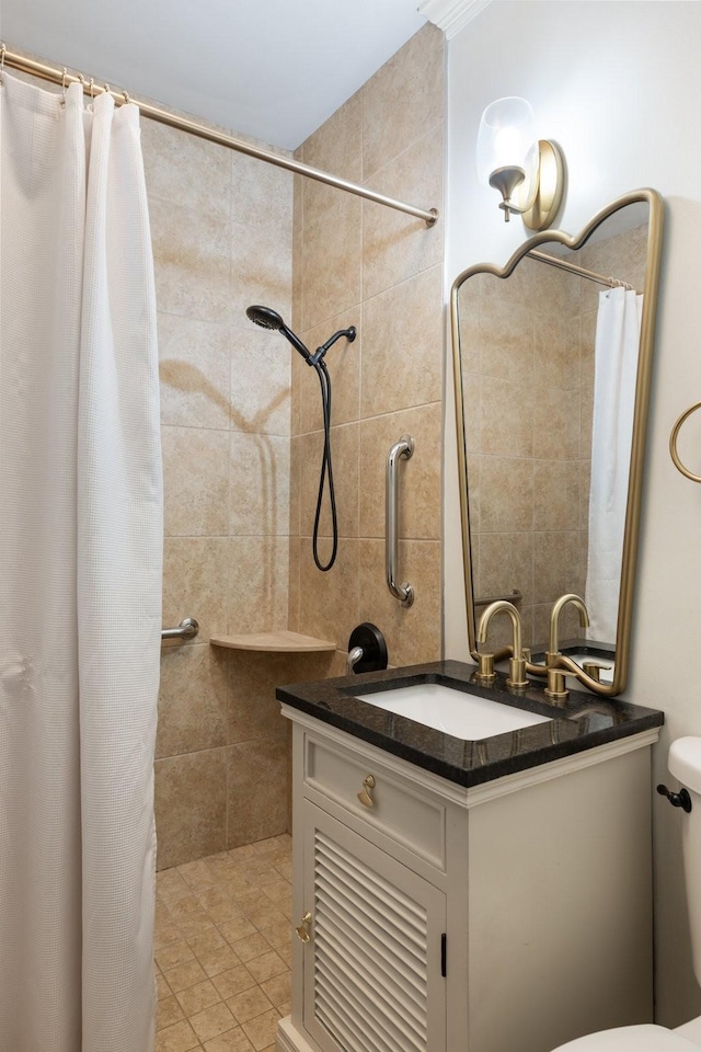 4610 Elkins Ave, Nashville, TN 37209 - full bath featuring tiled shower, vanity, and toilet