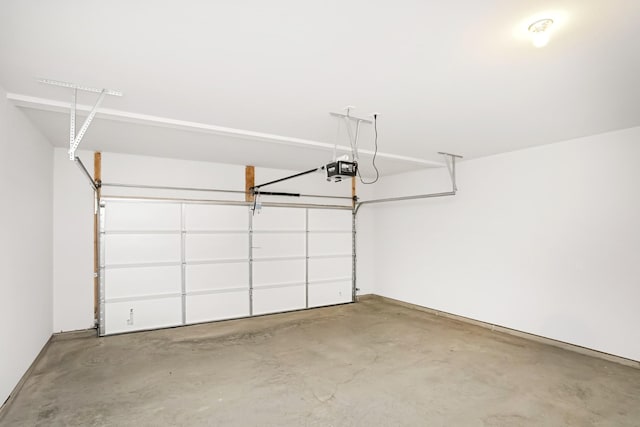 1714 Allwood Ave E, Murfreesboro, TN 37128 - garage featuring a garage door opener