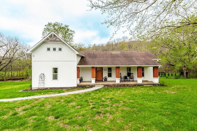 375 Mount Vernon Rd, Bethpage, TN 37022 - view of front of home featuring a front yard and a porch