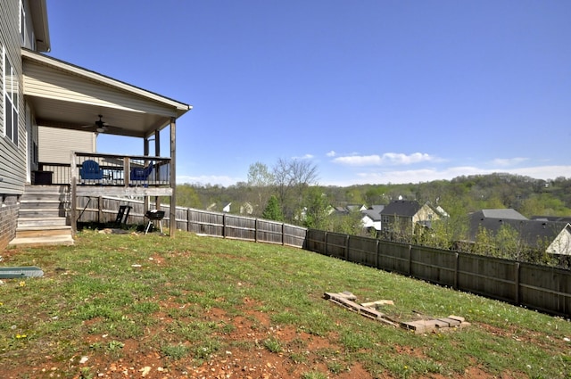 824 Crestone Ln, Clarksville, TN 37042 - view of yard featuring a fenced backyard, ceiling fan, and a deck