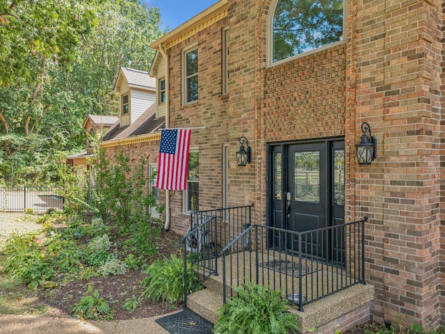 1132 Roseland Dr, Columbia, TN 38401 - entrance to property featuring brick siding and fence
