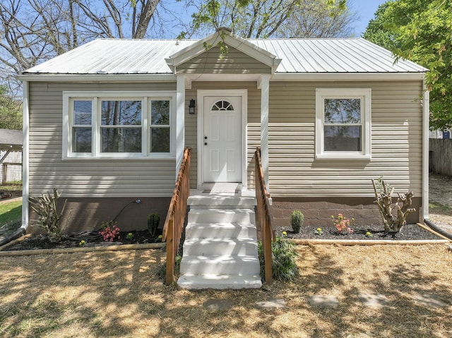 1817 Parkway Ave, Columbia, TN 38401 - bungalow featuring metal roof