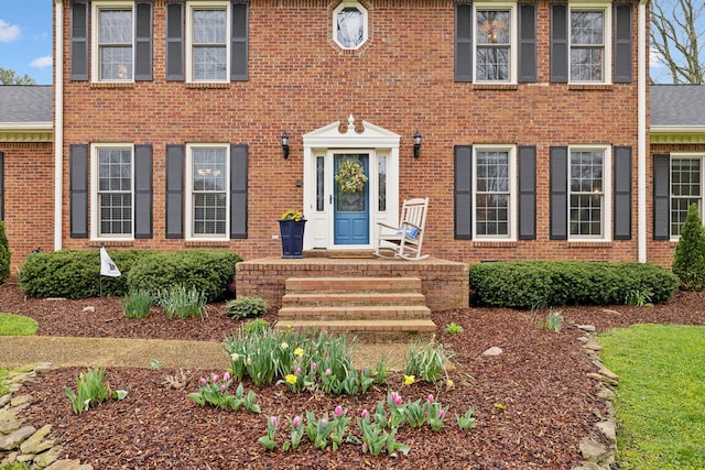 2009 Cedarmont Dr, Franklin, TN 37067 - colonial home featuring a shingled roof and brick siding