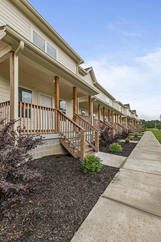 434 Caldwell Dr, Columbia, TN 38401 - view of side of home featuring covered porch