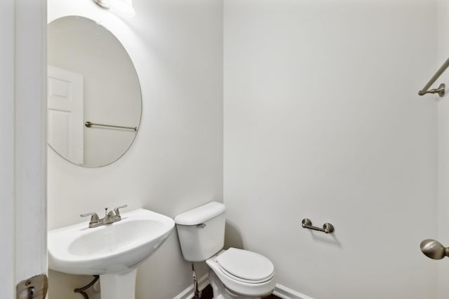 213 Nashua Ct, Murfreesboro, TN 37128 - bathroom with baseboards, a sink, and toilet