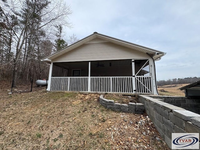 5380 Sulphur Creek Rd, Big Sandy, TN 38221 - view of front of property featuring ceiling fan