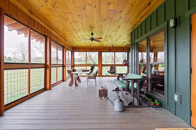 1720 Bratton Ln, Williamsport, TN 38487 - sunroom featuring ceiling fan