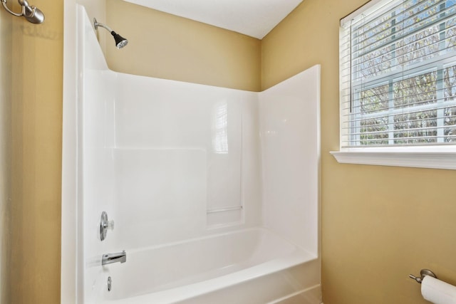 3227 Gardendale Dr, Franklin, TN 37064 - full bath featuring  shower combination