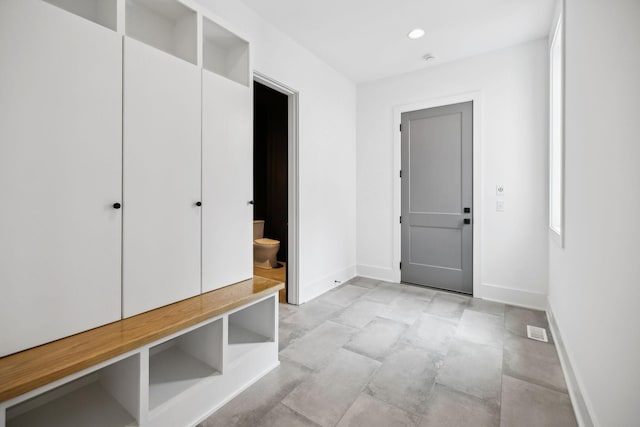 6004 Jocelyn Hollow Rd, Nashville, TN 37205 - mudroom with recessed lighting, visible vents, and baseboards