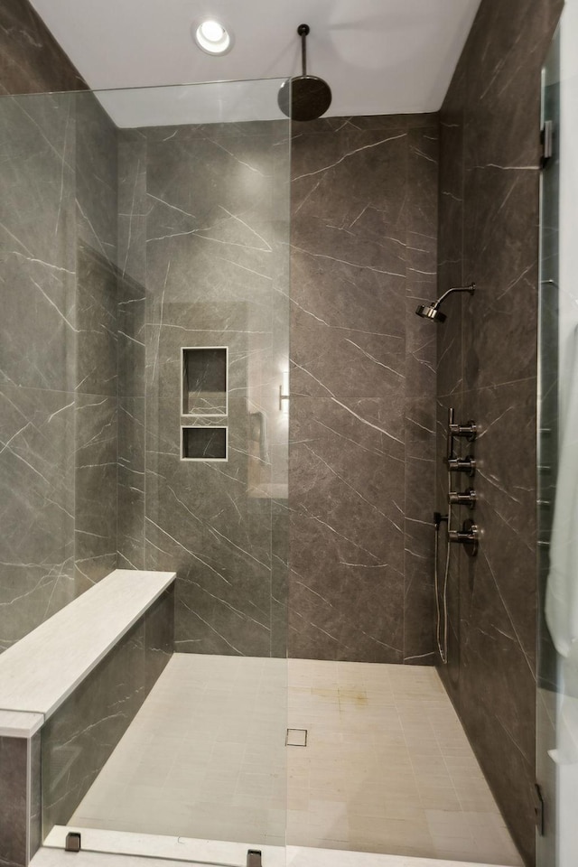 6004 Jocelyn Hollow Rd, Nashville, TN 37205 - bathroom featuring recessed lighting and a tile shower