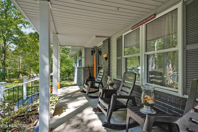 3115 Coon Hunter Lodge Rd, Jamestown, TN 38556 - view of patio / terrace with a porch