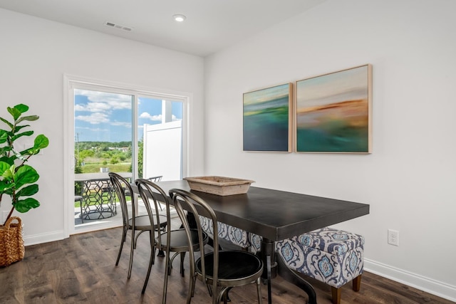 dining space featuring baseboards, dark wood-style floors, visible vents, and recessed lighting