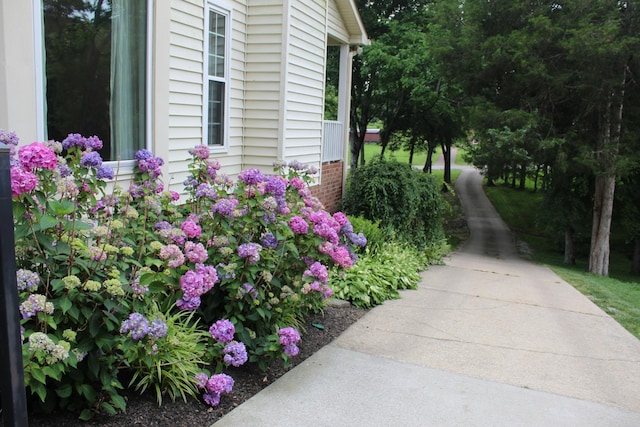 1411 Newmans Trl, Hendersonville, TN 37075 - view of home's exterior featuring brick siding