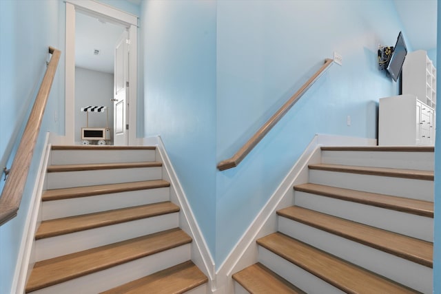 900 Easton Dr, Mount Juliet, TN 37122 - stairway with baseboards