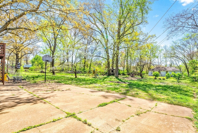 116 Dave Dr, Clarksville, TN 37042 - view of patio featuring a playground