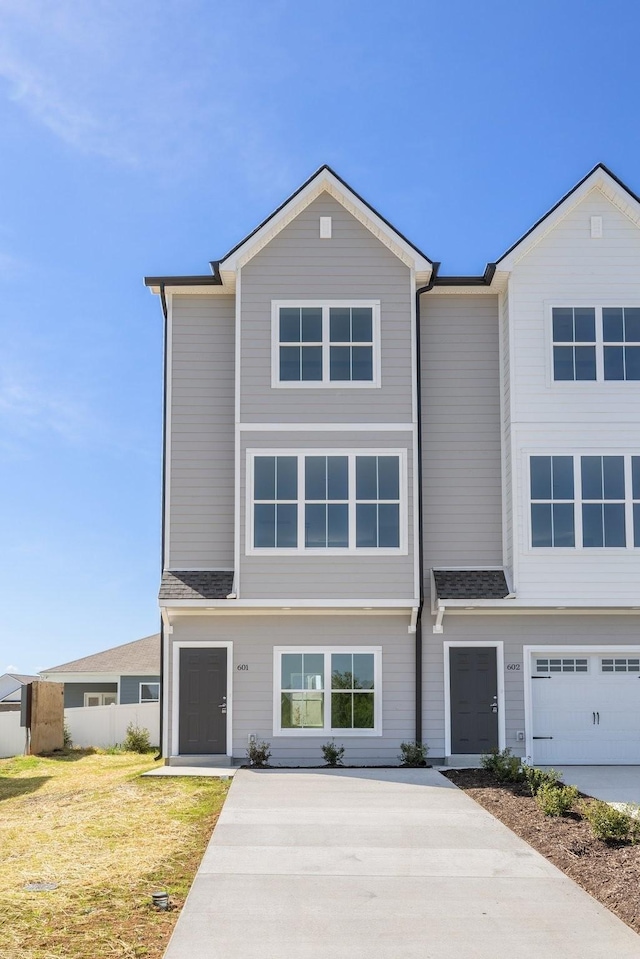 view of front of house featuring a garage and driveway