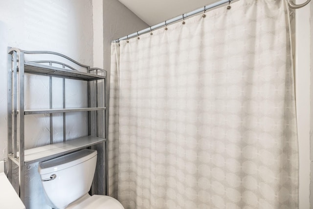 2403 English Hill Dr, Murfreesboro, TN 37130 - full bathroom with toilet