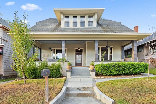 view of front of property featuring a porch and a ceiling fan