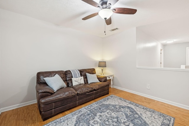 1006 Harmony Ln, Hendersonville, TN 37075 - living area featuring baseboards, a ceiling fan, and wood finished floors