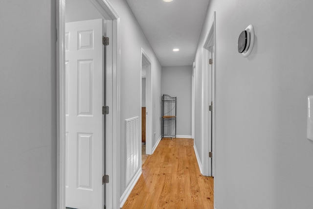 211 Northview Ct, Hendersonville, TN 37075 - hallway with light wood-style flooring, baseboards, and recessed lighting