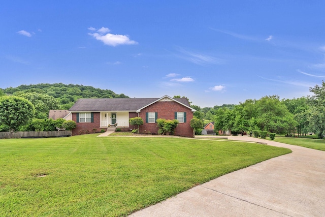 211 Northview Ct, Hendersonville, TN 37075 - single story home featuring brick siding and driveway