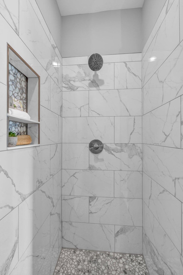 1617 Adams St, Chattanooga, TN 37408 - full bath featuring tiled shower