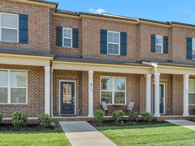 162 Jackson Alan Dr, Murfreesboro, TN 37130 - view of property with covered porch and brick siding