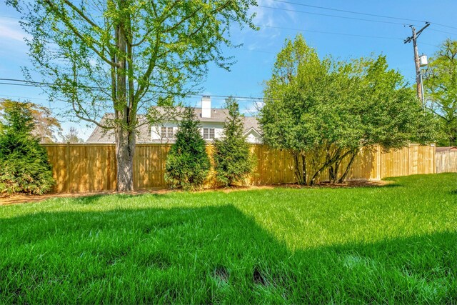 128 Alton Rd, Nashville, TN 37205 - view of yard with fence