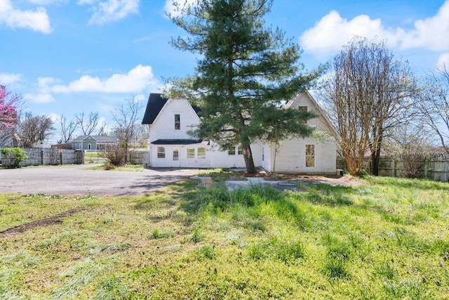 201 Knob Creek Rd, Wartrace, TN 37183 - view of side of property featuring fence