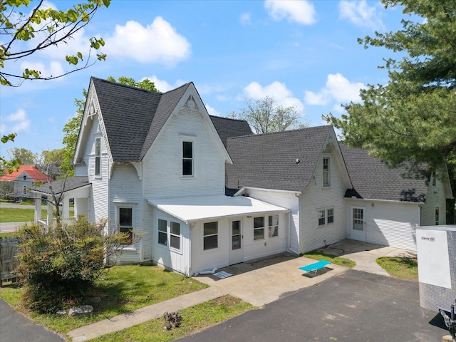 201 Knob Creek Rd, Wartrace, TN 37183 - view of front of home with a patio and roof with shingles